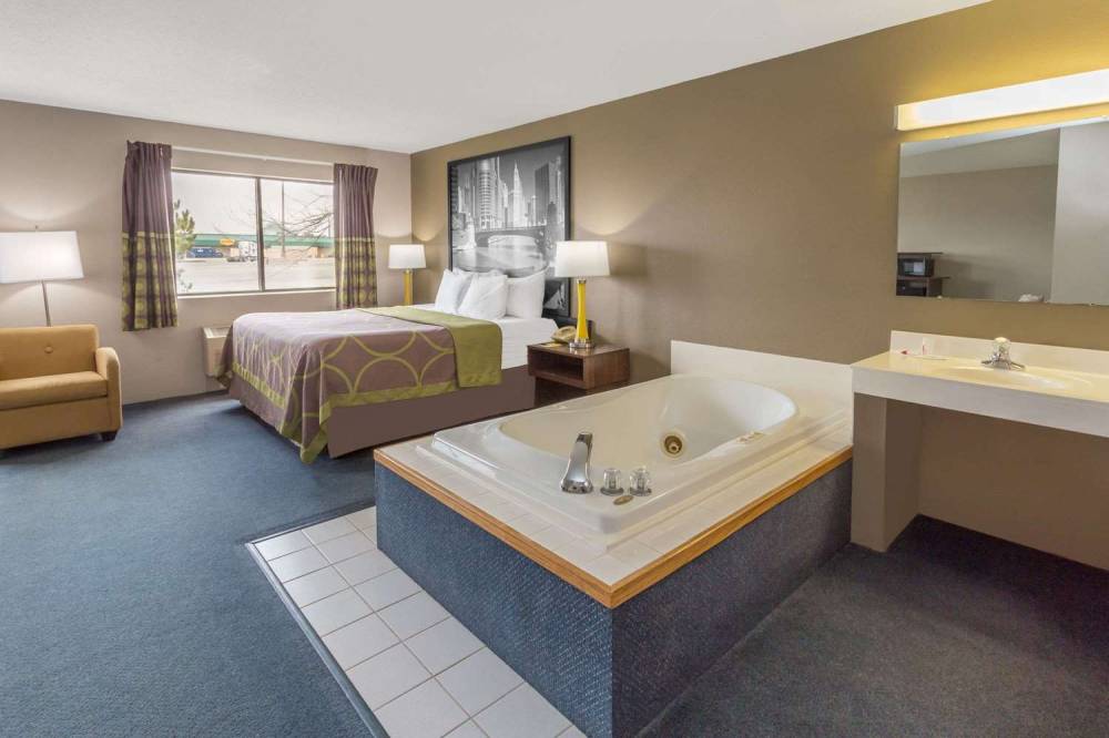 Super 8 By Wyndham Hebron Lowell Area 1