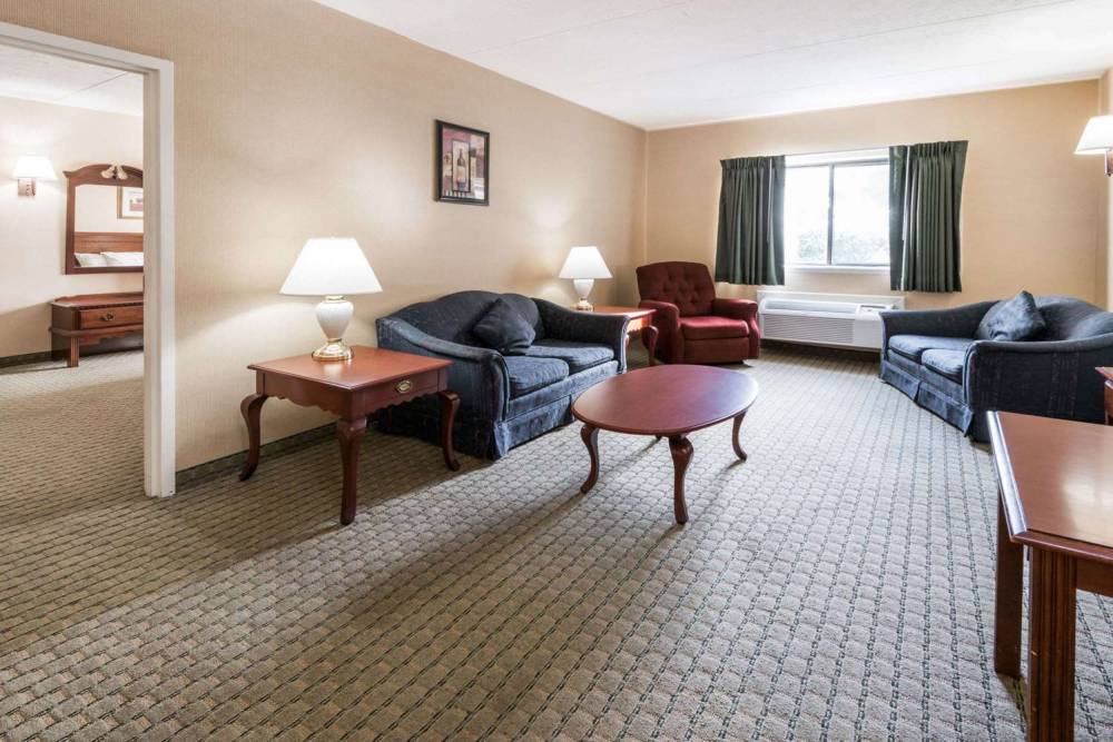 Super 8 By Wyndham Henrietta/Rochester Area 5