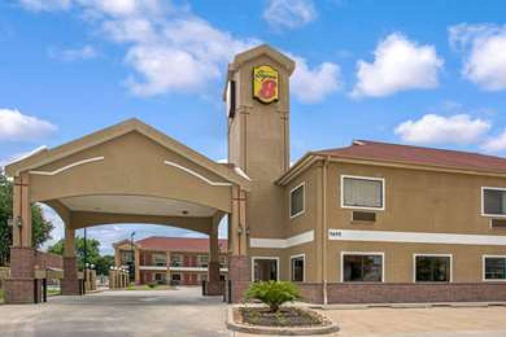 Super 8 By Wyndham Houston/Brookhollow NW 1