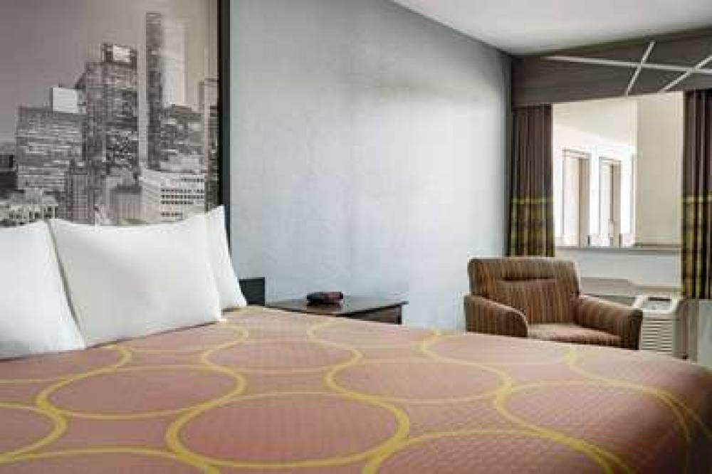 Super 8 By Wyndham Houston/Dtwn/I-610 1