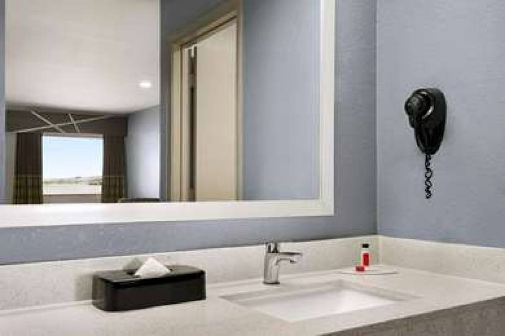 Super 8 By Wyndham Houston/Dtwn/I-610 5
