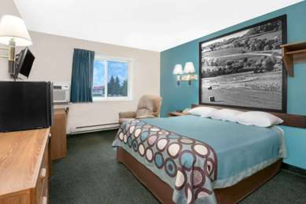 Super 8 By Wyndham Huron 7