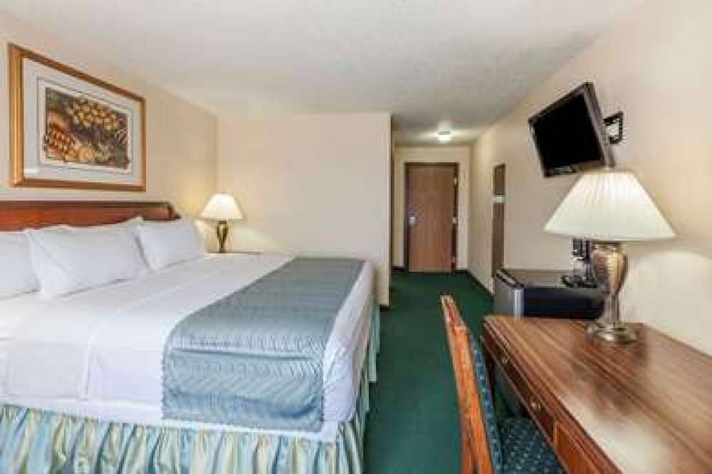 SUPER 8 BY WYNDHAM IRVING DFW AIRPO 7