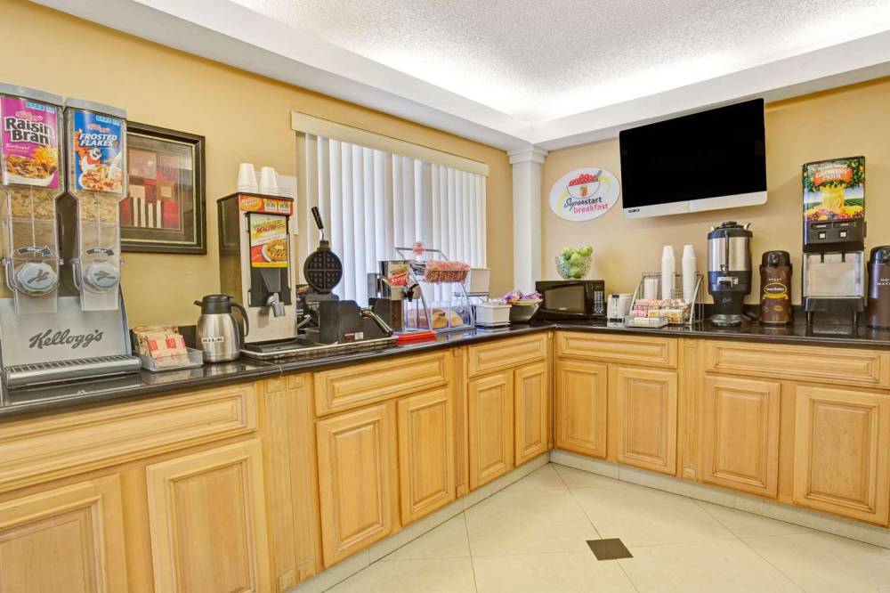 Super 8 By Wyndham Jacksonville Orange Park 7