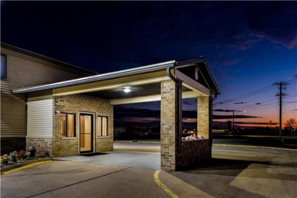 SUPER 8 BY WYNDHAM JEFFERSON 7