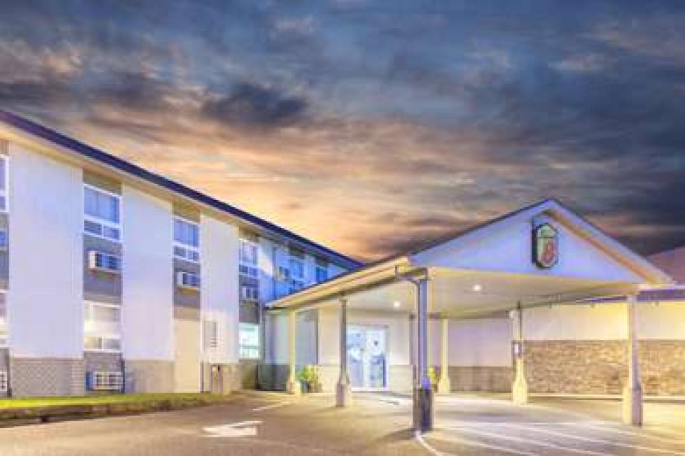 Super 8 By Wyndham Kenora