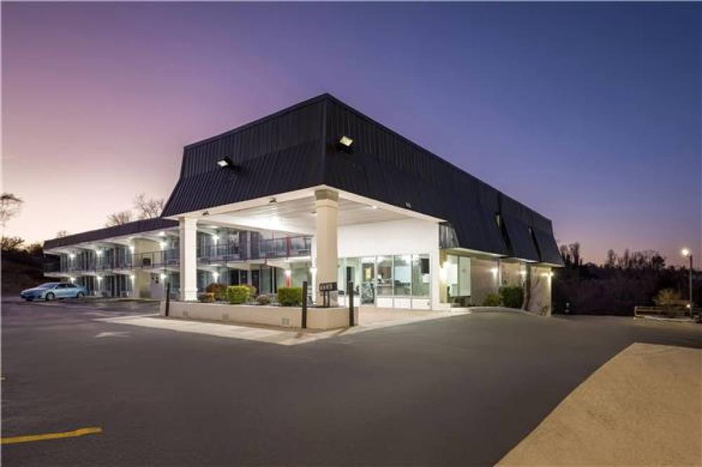 SUPER 8 BY WYNDHAM KINGSPORT /I-81 8