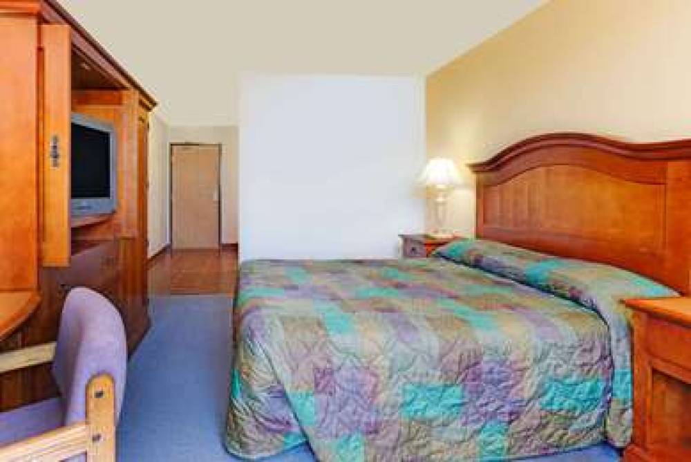 SUPER 8 BY WYNDHAM KLAMATH FALLS 2