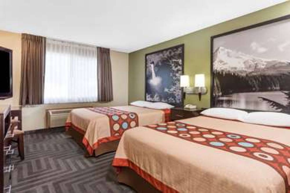 Super 8 By Wyndham LaGrande 9