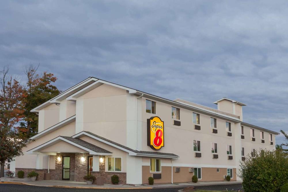 SUPER 8 BY WYNDHAM LATHAM/ALBANY AI 2