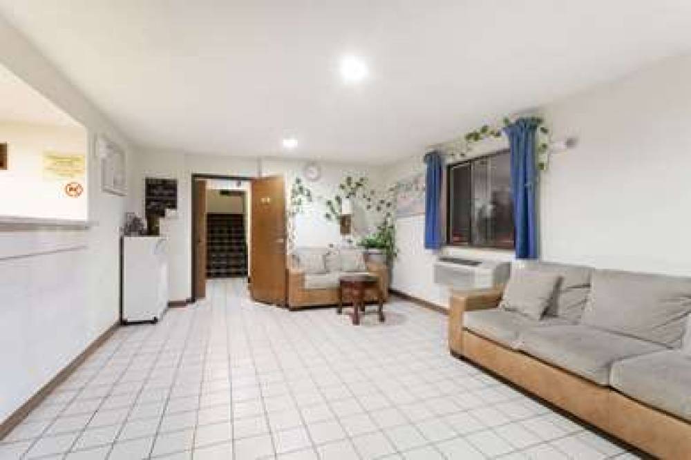 Super 8 By Wyndham Lewiston Auburn Area 2