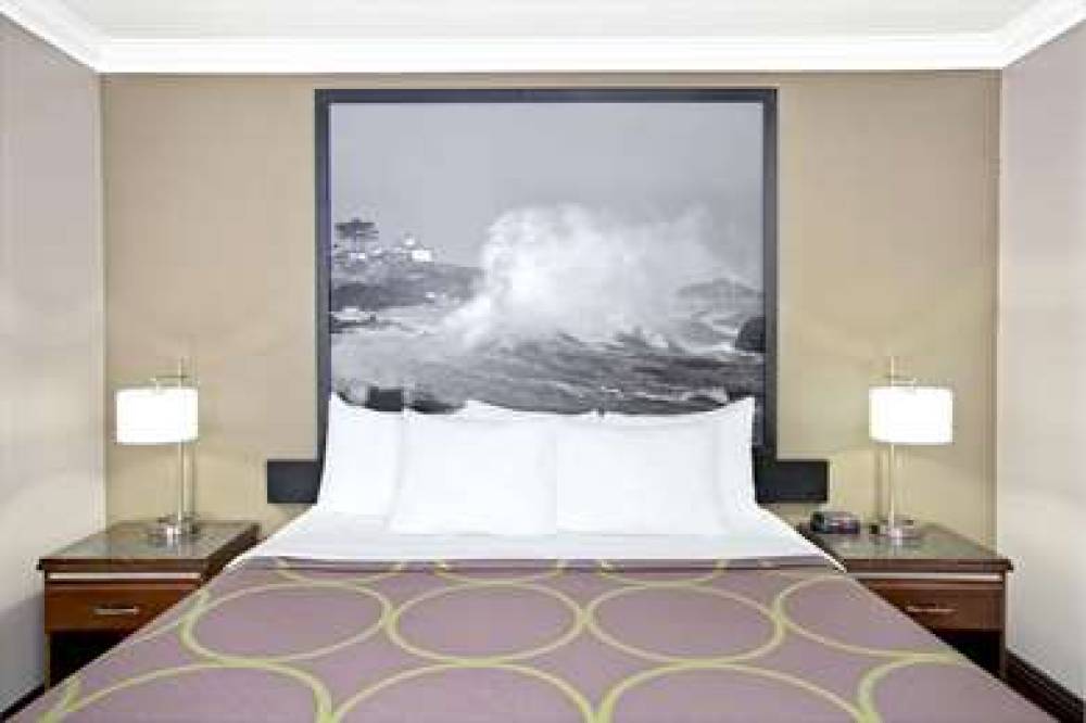 Super 8 By Wyndham Los Angeles-Culver City Area 7