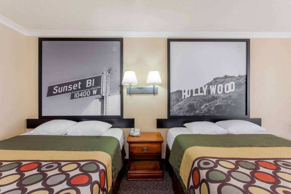 Super 8 By Wyndham Los Angeles Downtown 1