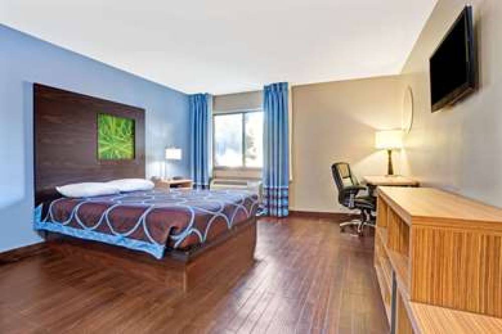 Super 8 By Wyndham Louisville Airport 6