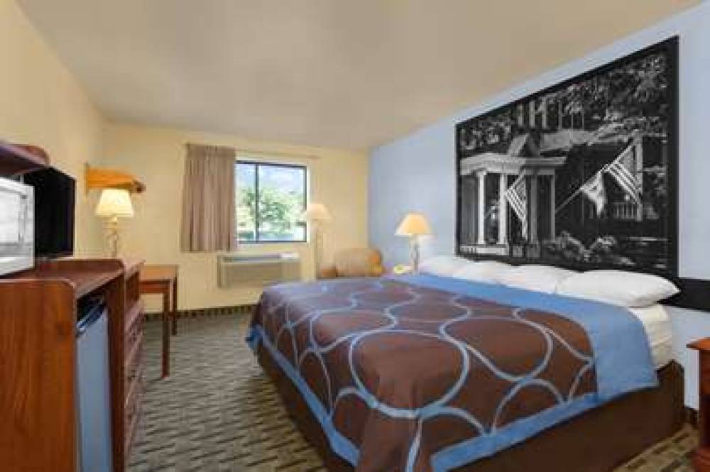 Super 8 By Wyndham Lynchburg VA 8