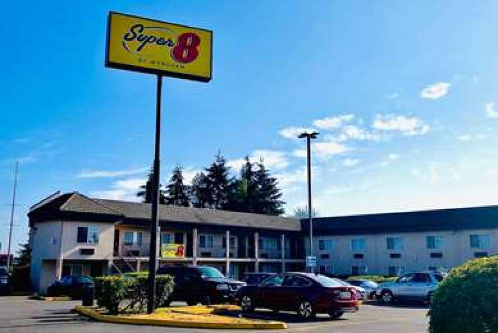 Super 8 By Wyndham Lynnwood