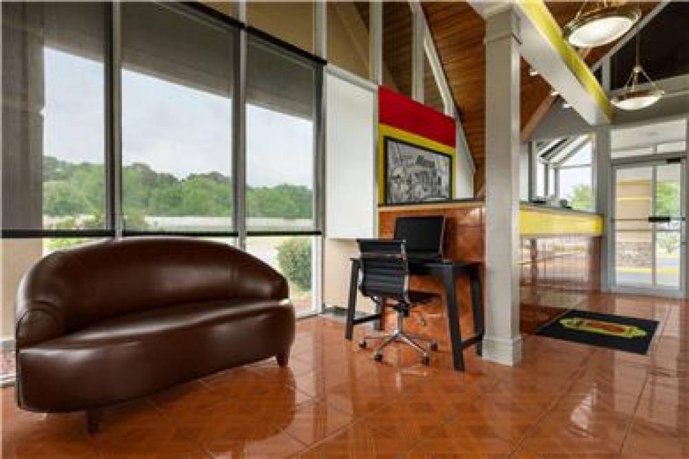SUPER 8 BY WYNDHAM MACON GA 3