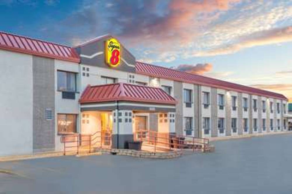 Super 8 By Wyndham Marshalltown