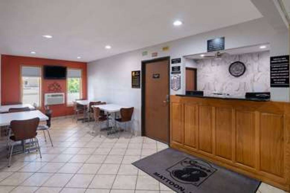 SUPER 8 BY WYNDHAM MATTOON 7