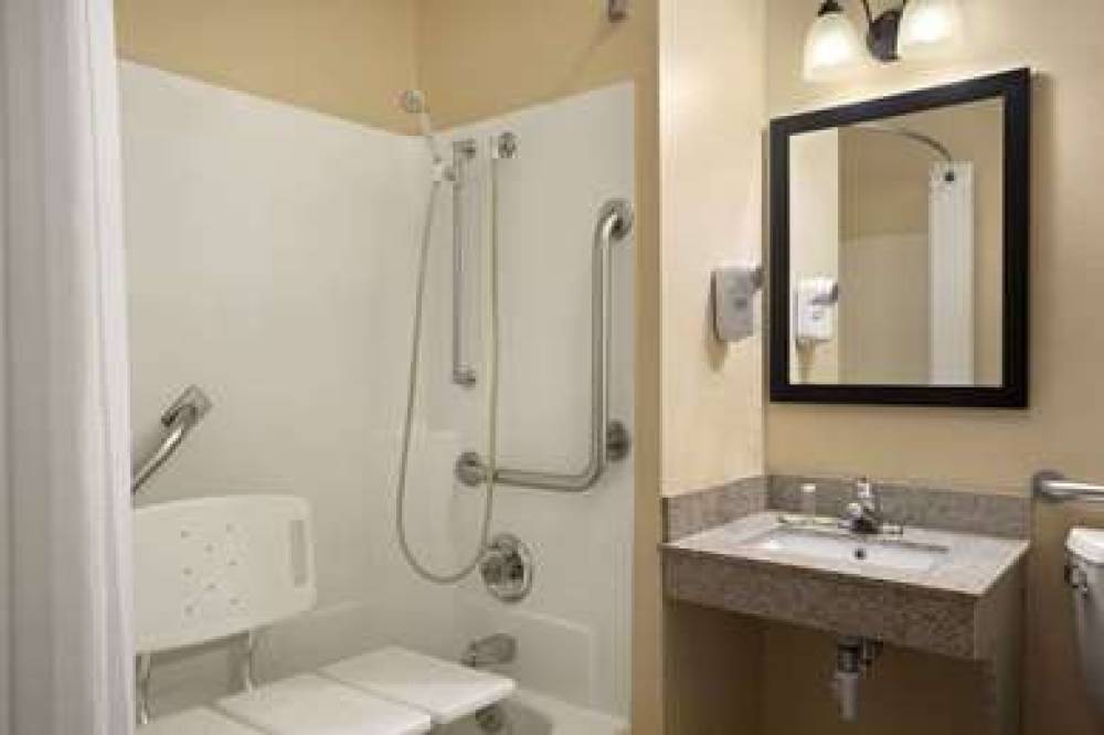 SUPER 8 BY WYNDHAM MATTOON 4