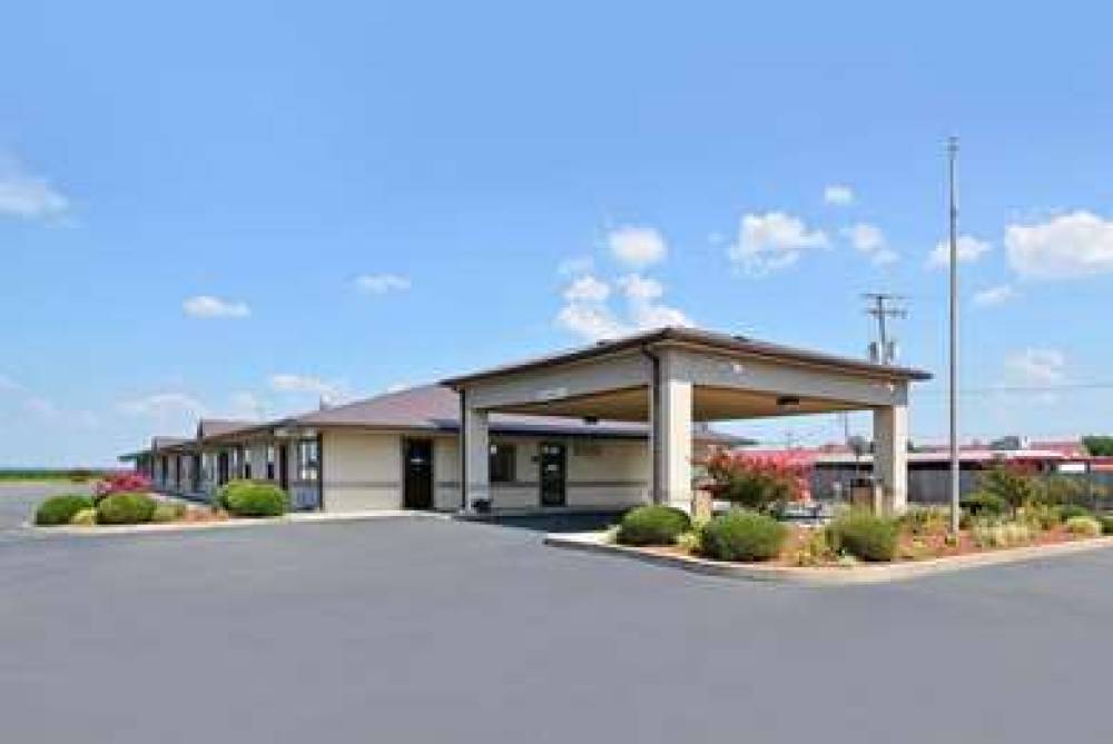Super 8 By Wyndham Mcgehee