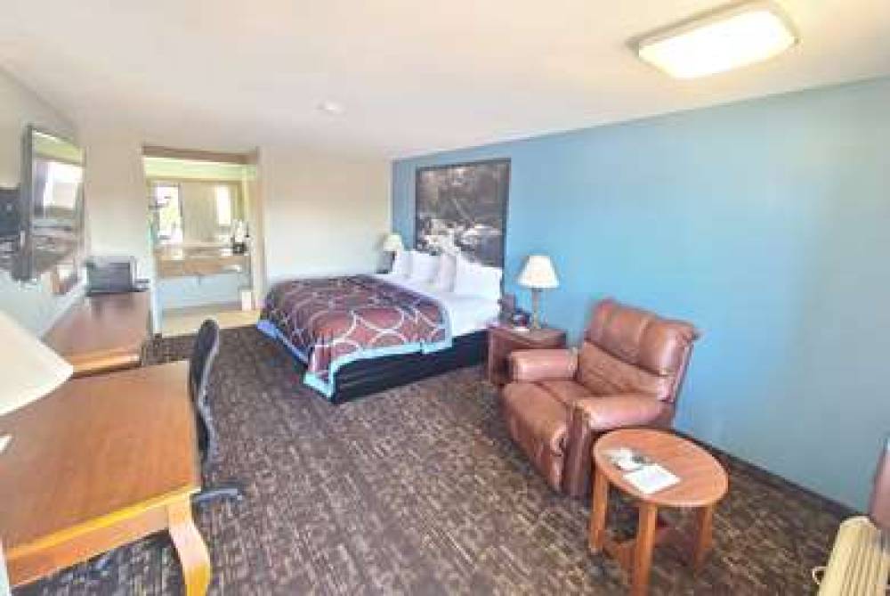 SUPER 8 BY WYNDHAM MCGEHEE 5