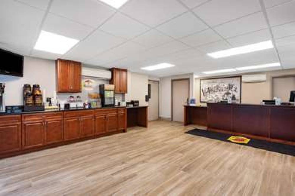 Super 8 By Wyndham Melbourne 7