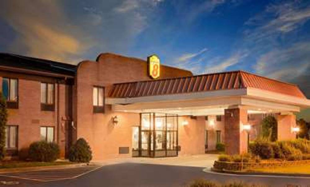 Super 8 By Wyndham Metropolis 1