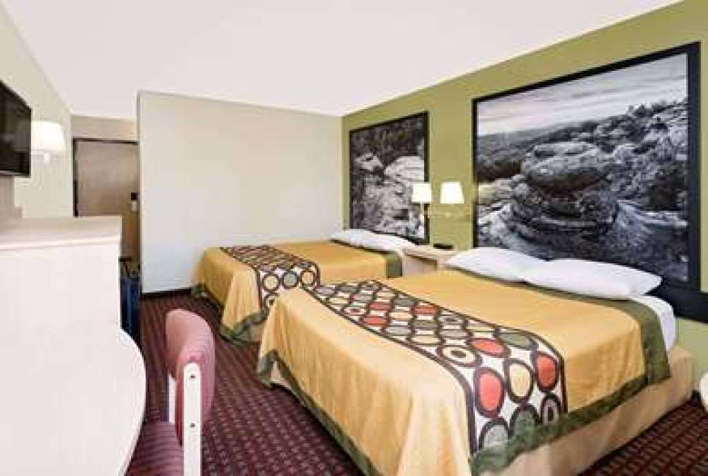Super 8 By Wyndham Metropolis 6
