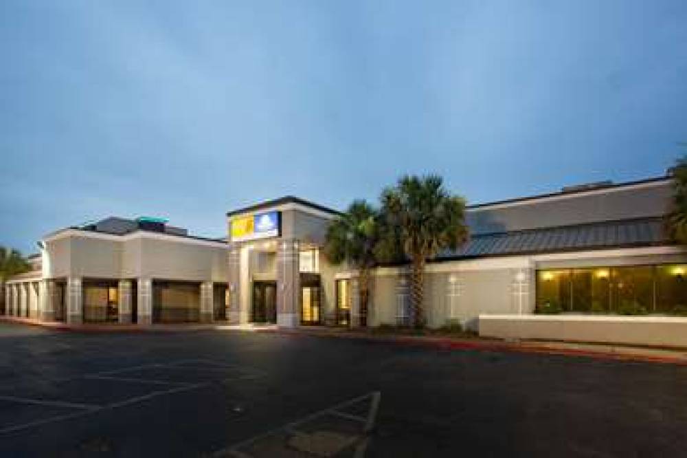 Super 8 By Wyndham Mobile I 65