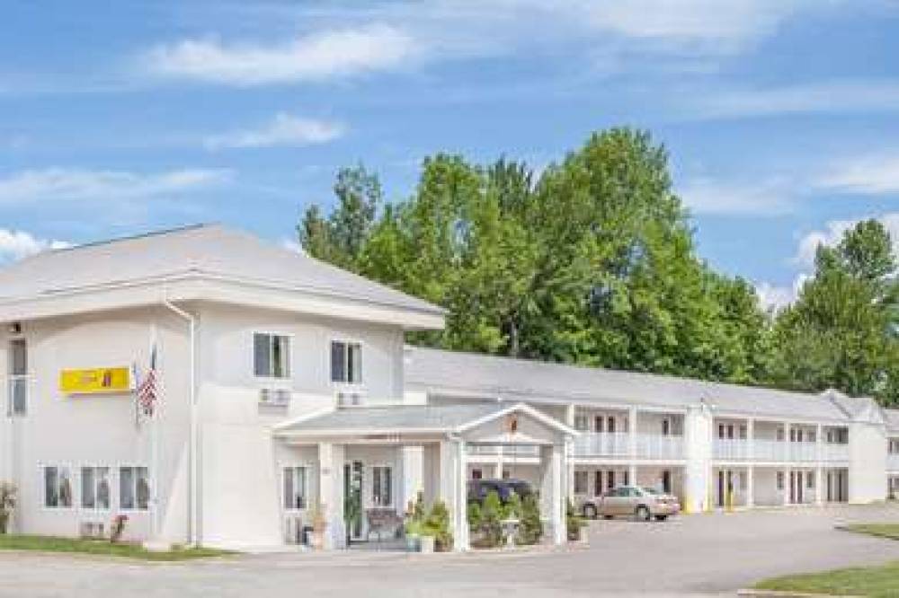 Super 8 By Wyndham Monticello