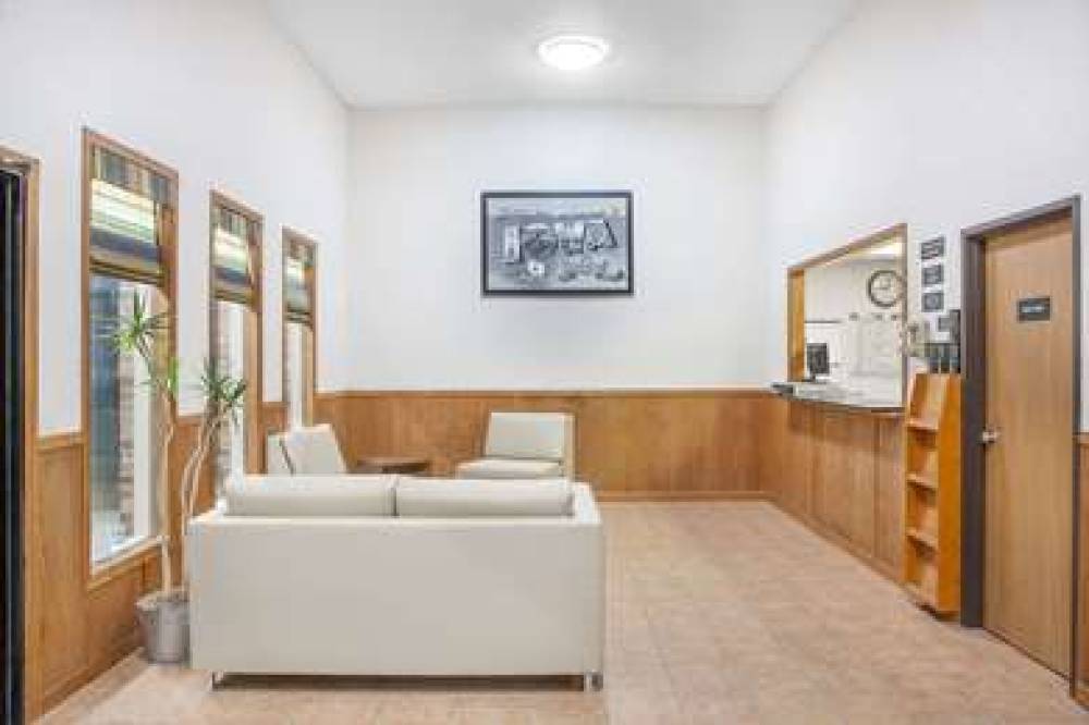 Super 8 By Wyndham Mt Pleasant 3