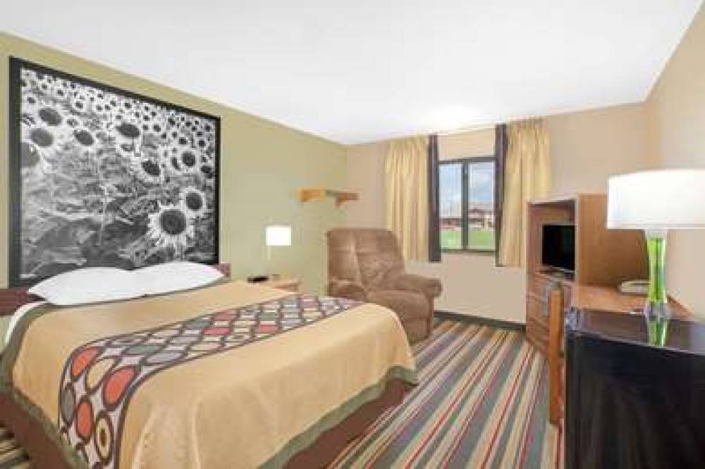 Super 8 By Wyndham Mt Pleasant 8
