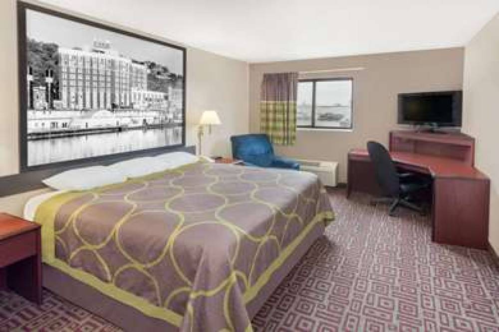 SUPER 8 BY WYNDHAM MUSCATINE 1