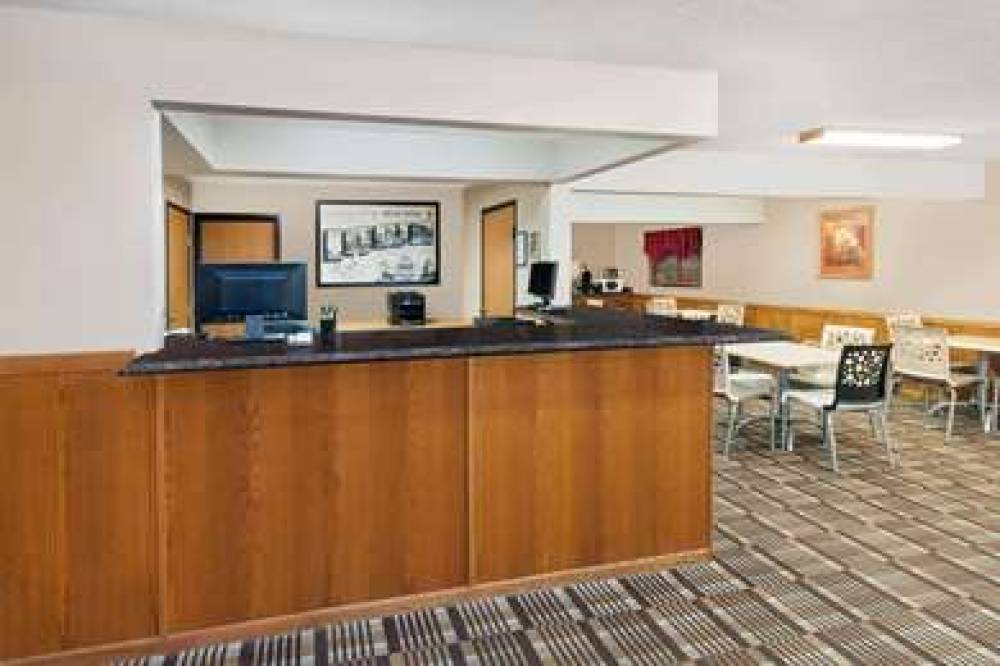 SUPER 8 BY WYNDHAM MUSCATINE 7