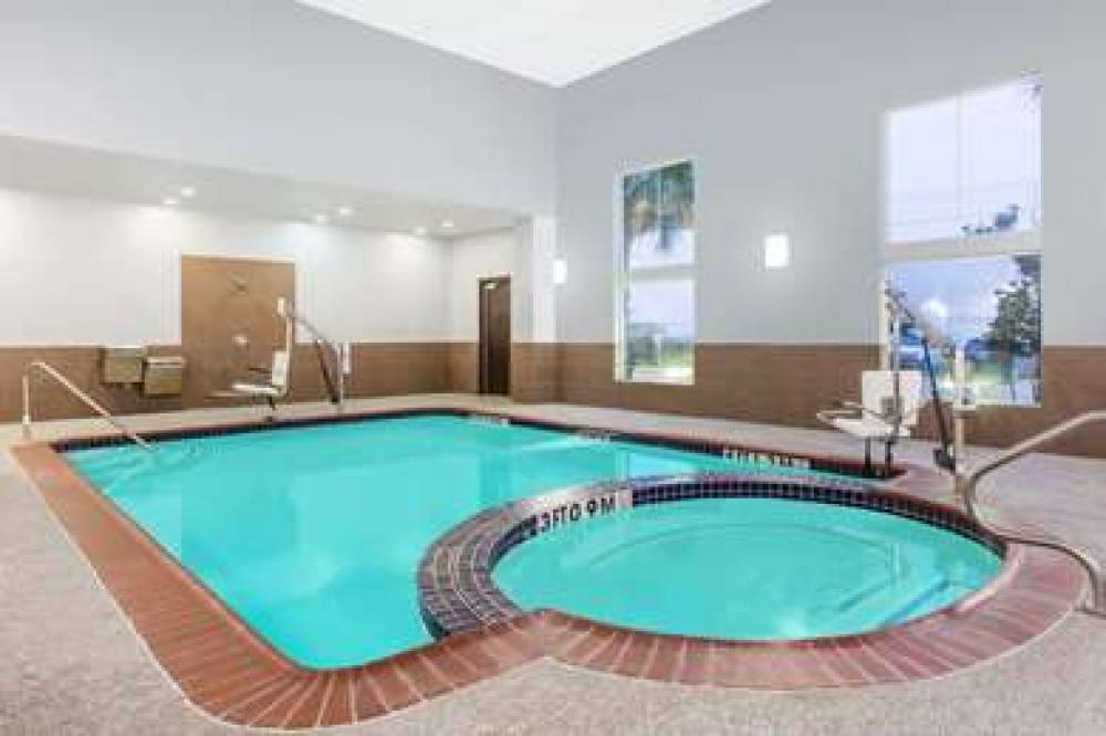 Super 8 By Wyndham Nacogdoches 4