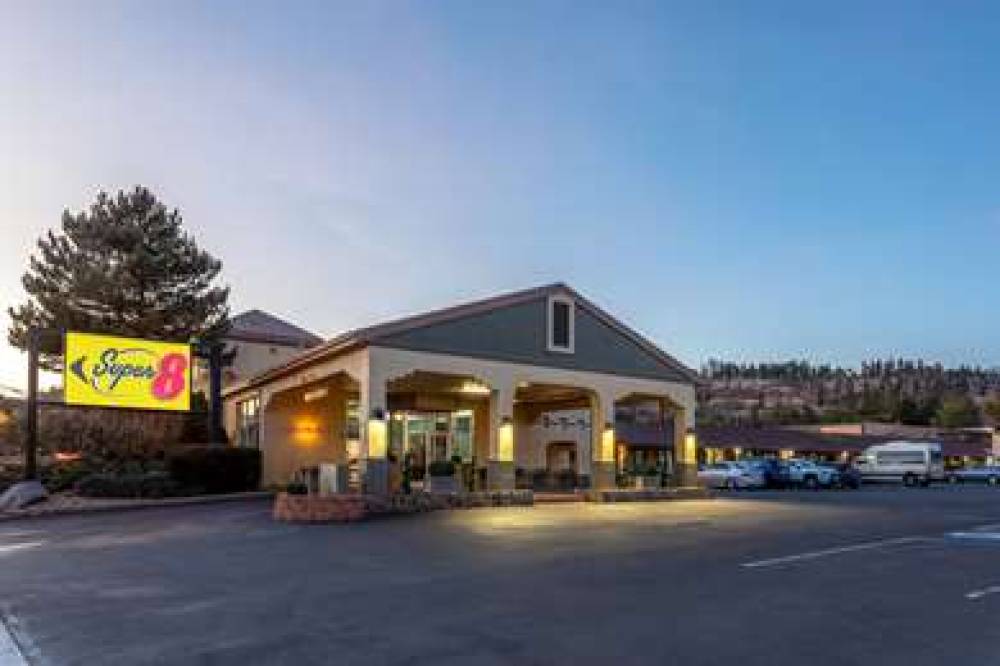 Super 8 By Wyndham Nau Downtown Conference Center