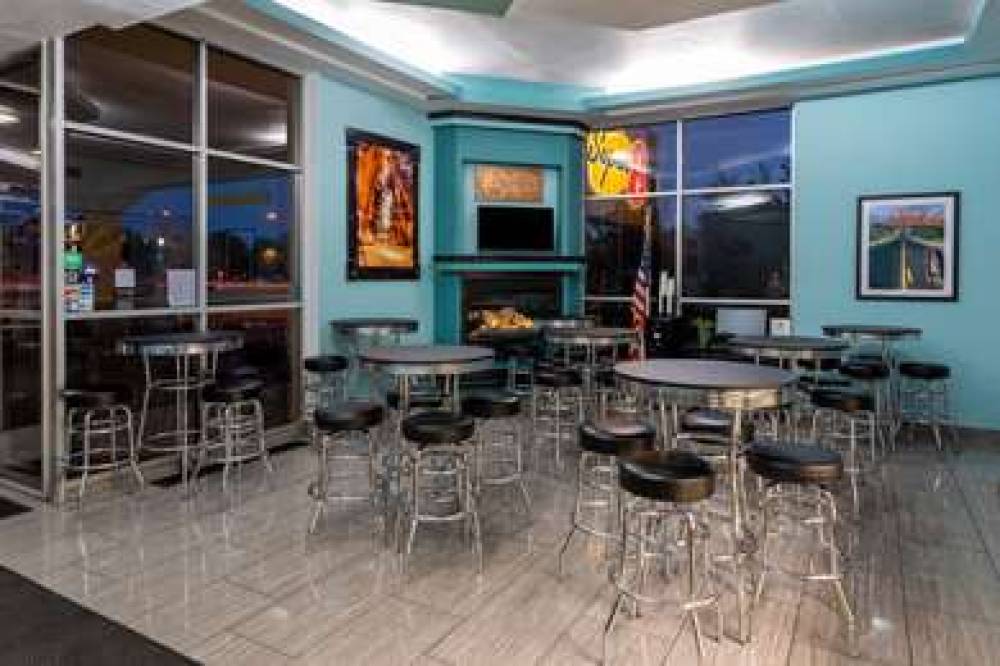 Super 8 By Wyndham NAU Downtown Conference Center 9