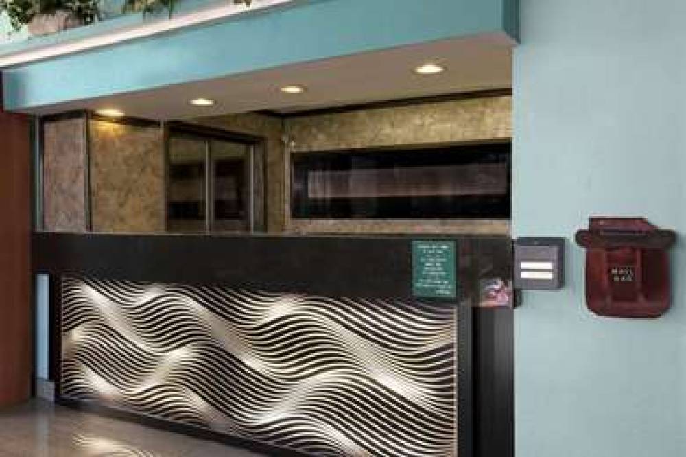 Super 8 By Wyndham NAU Downtown Conference Center 8