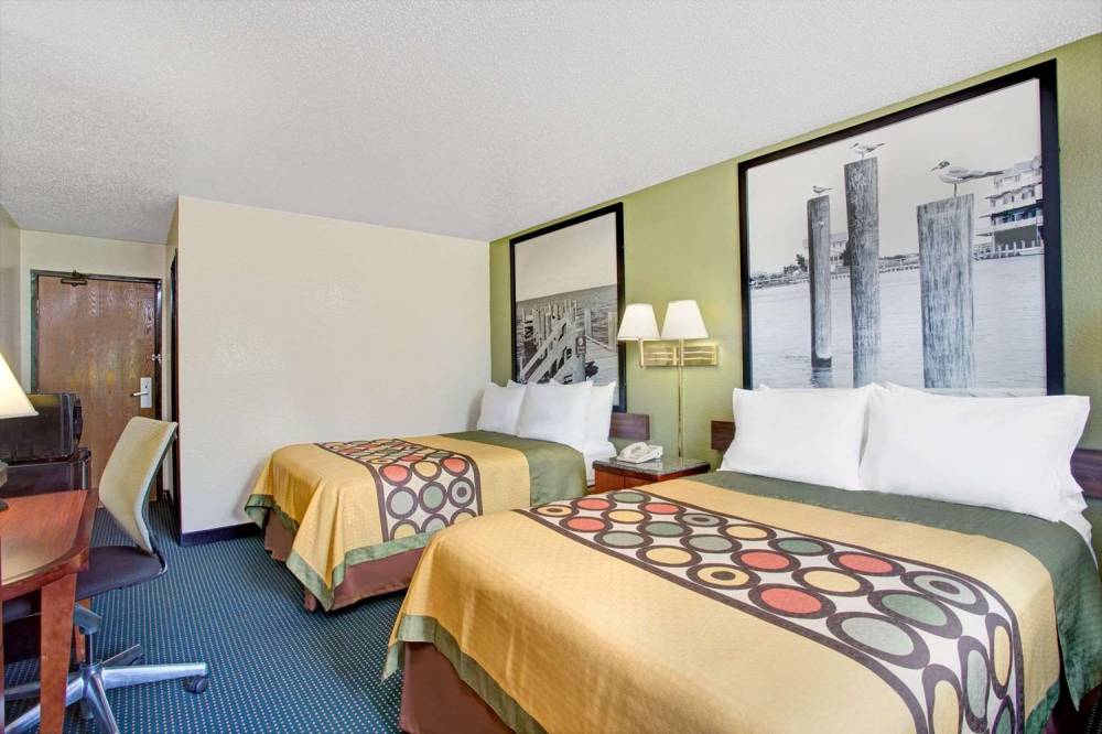 Super 8 By Wyndham Newport News/Jefferson Ave. 3