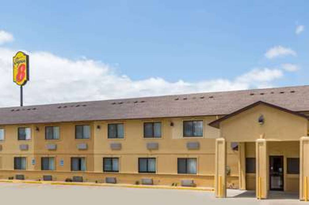 Super 8 By Wyndham Newton