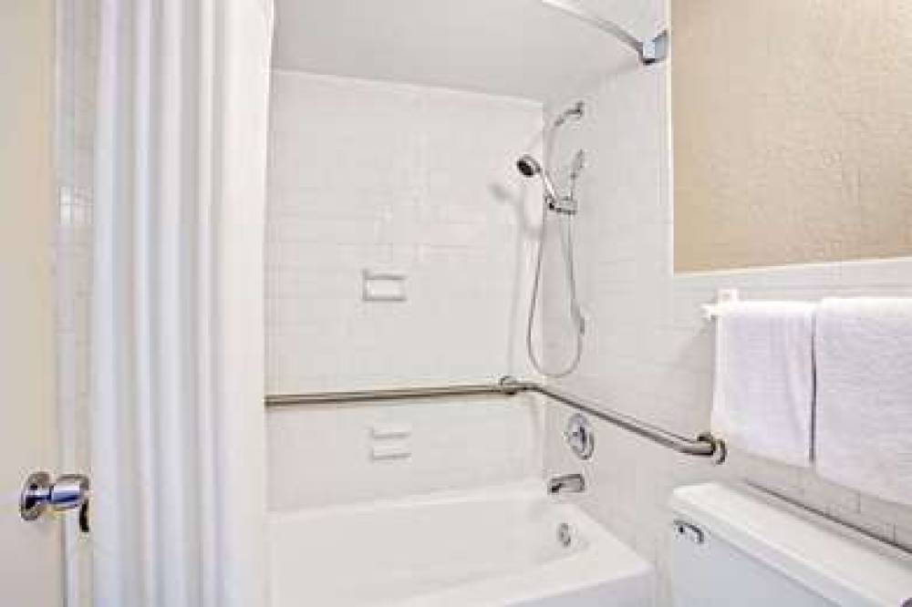 Super 8 By Wyndham Norfolk/Chesapeake Bay 10