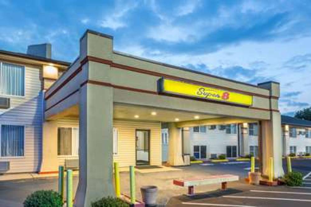 SUPER 8 BY WYNDHAM NORTH SIOUX CITY 1