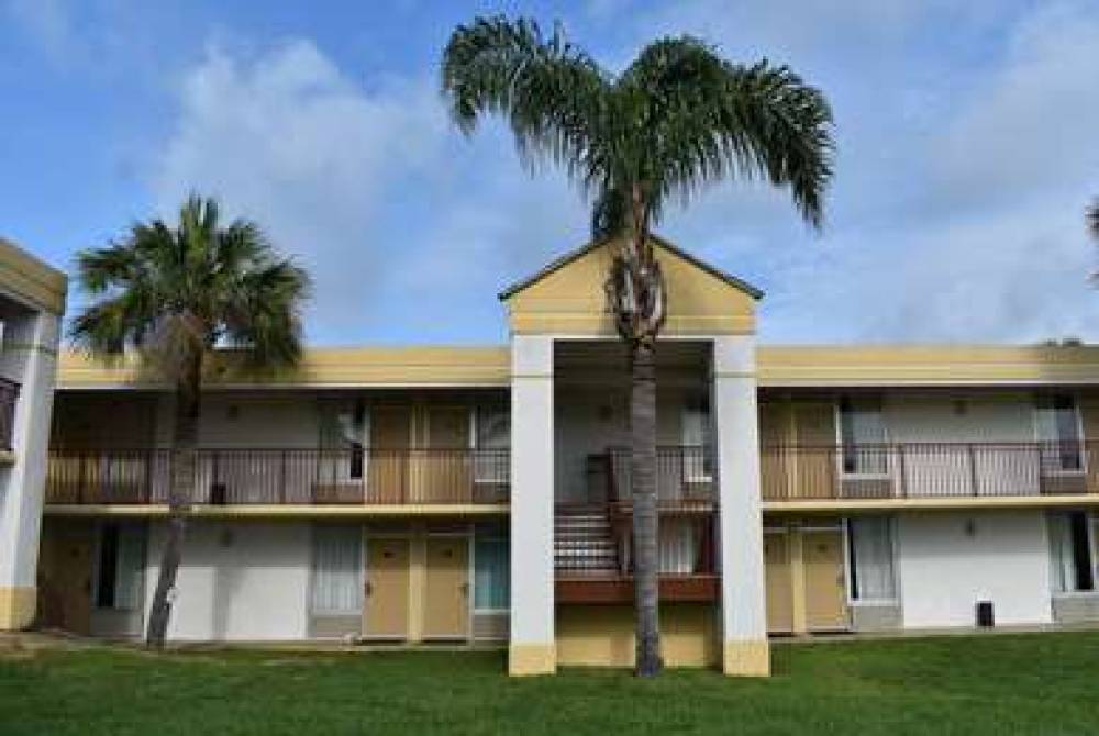 Super 8 By Wyndham Ocala I-75 7