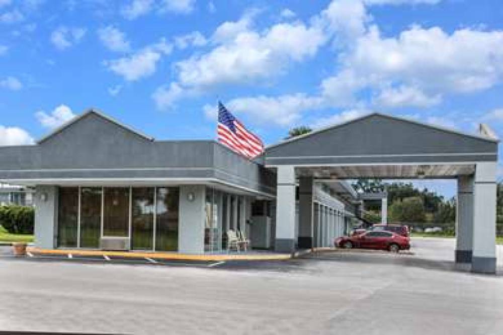 Super 8 By Wyndham Ocala I-75 1