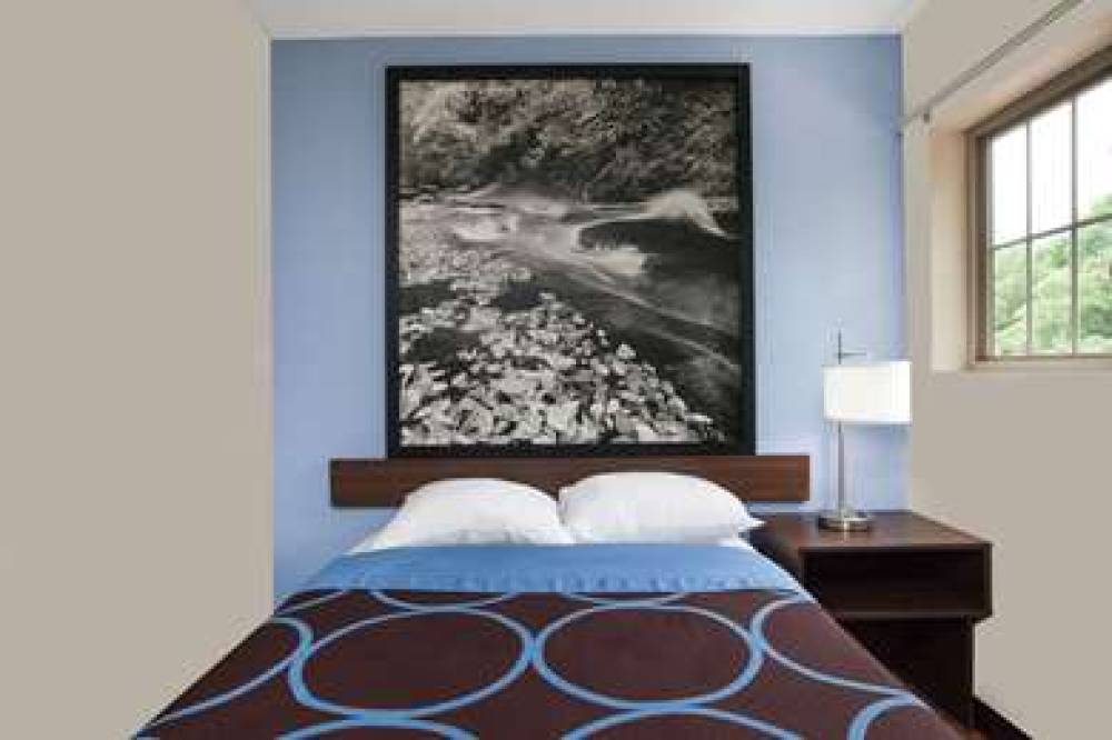 SUPER 8 BY WYNDHAM ONEONTA/COOPERST 5