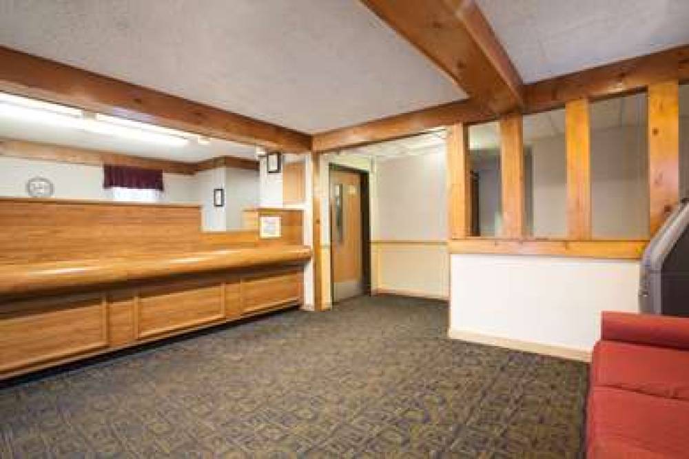 SUPER 8 BY WYNDHAM ONEONTA/COOPERST 4