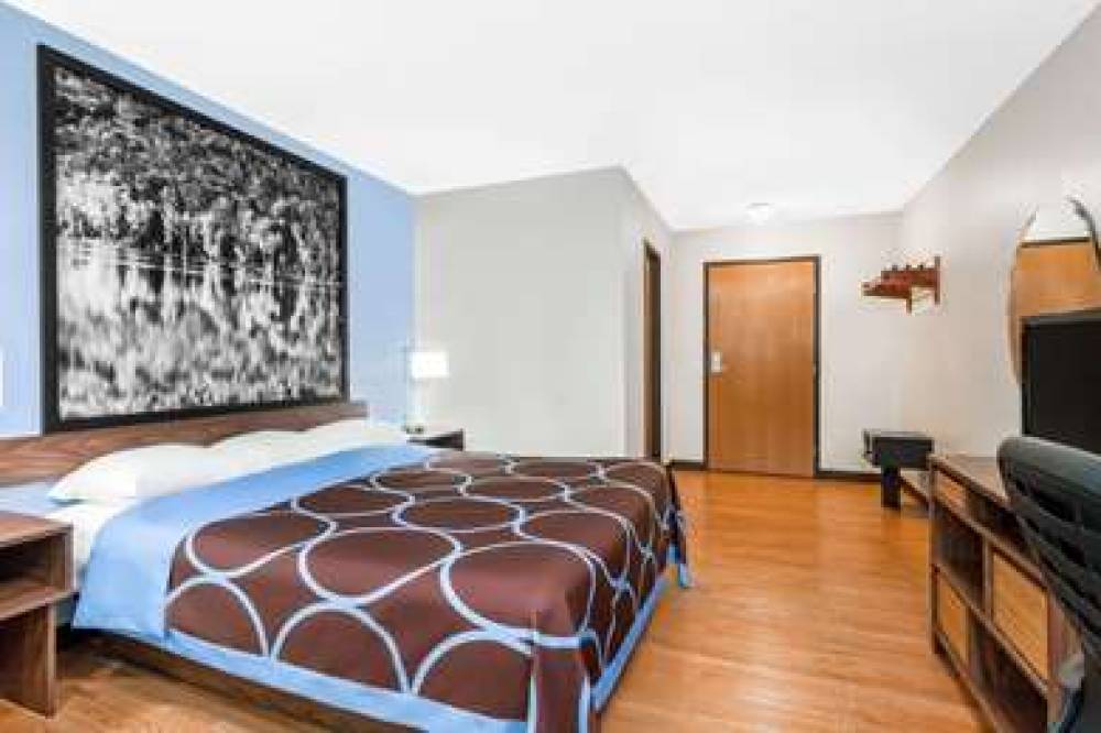 SUPER 8 BY WYNDHAM ONEONTA/COOPERST 10