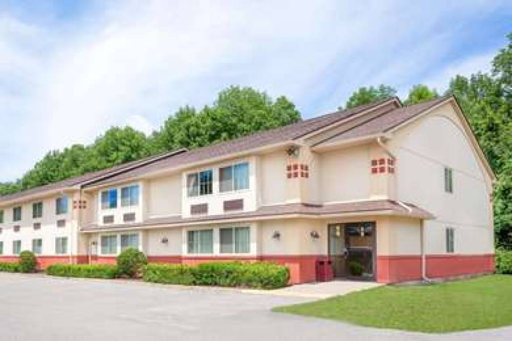 SUPER 8 BY WYNDHAM ONEONTA/COOPERST 1