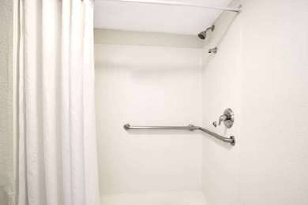Super 8 By Wyndham Orlando International Drive 6